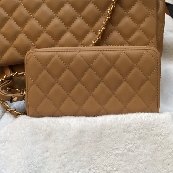 DESIGNER INSPIRED QUILTED TAN  SHOULDER BAG, NWT - Picture 3 of 8